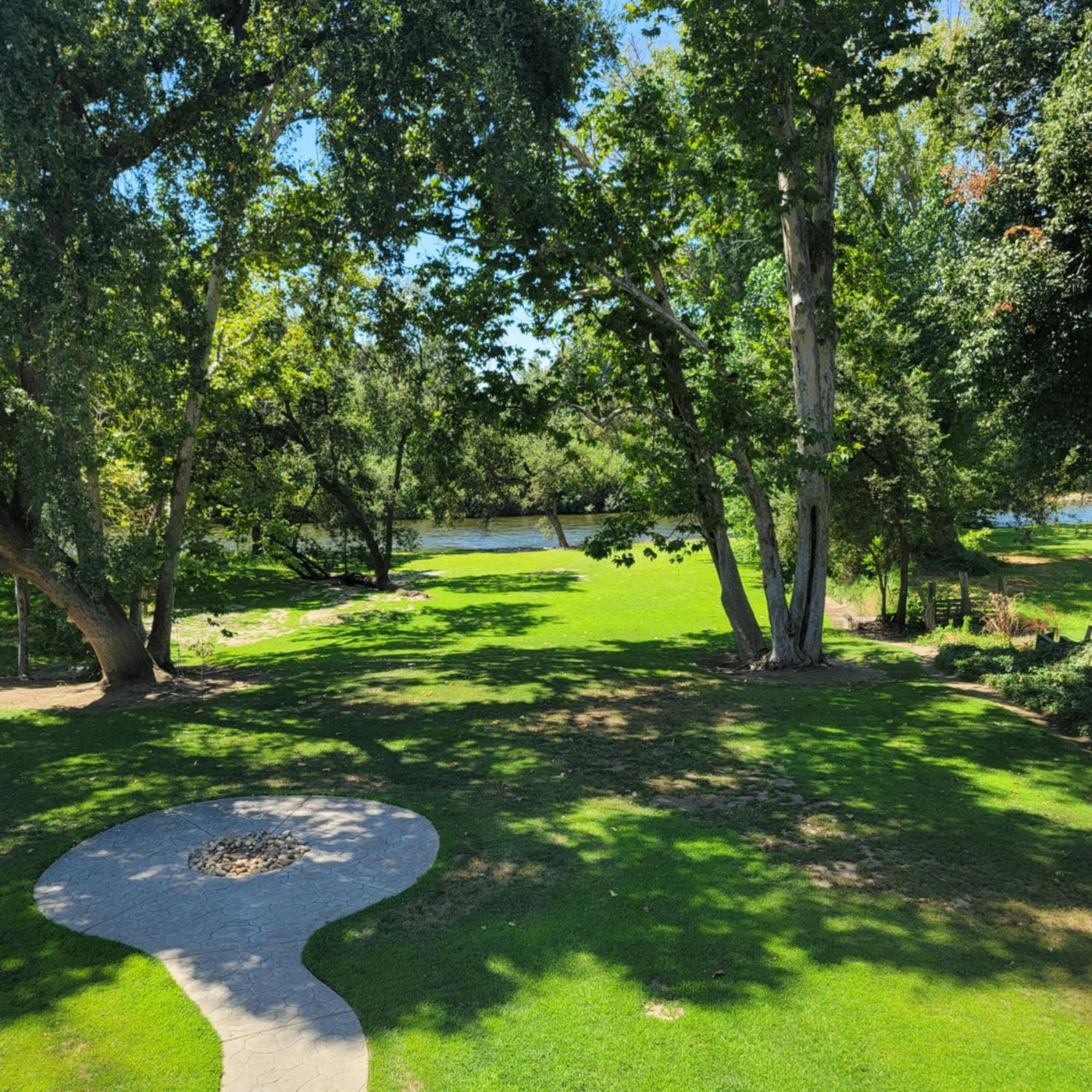 Kings River Reflections Sanger Exterior photo